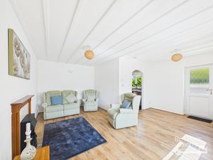 Sitting/Dining Room- click for photo gallery